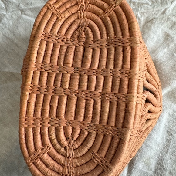 New Sans-Arcidet Collection Designer peach Raffia Woven Basket Bag - Picture 13 of 16